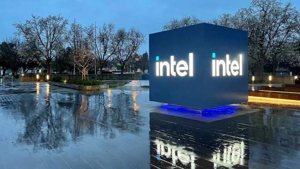 Bill Gates, Intel'in Geleceği Konusunda Endişeli