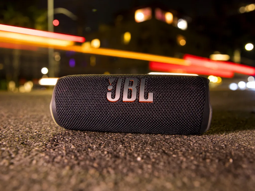 JBL, Yapay Zekâ Destekli Kablosuz Hoparlörü Flip 7'yi Tanıttı