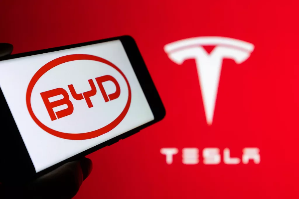 BYD, Avrupa'da Tesla'yı Geride Bıraktı: Elektrikli Araç Pazarında Dengeler Değişiyor