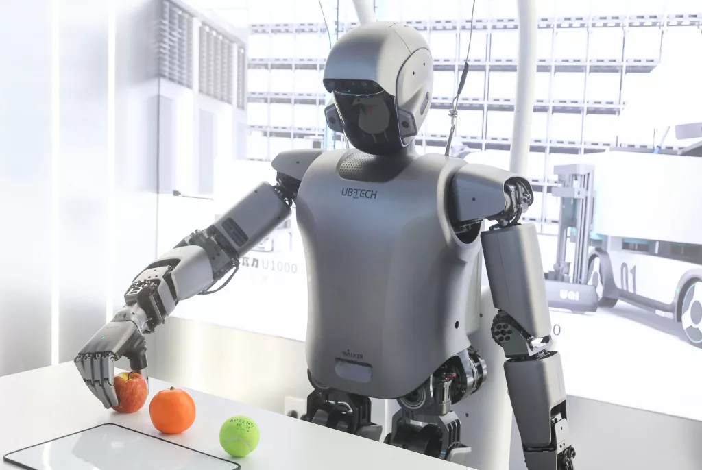 Çinli UBTech’ten 20 Bin Dolarlık Ev Robotu Hamlesi: Teknoloji Savaşında Yeni Cephe!