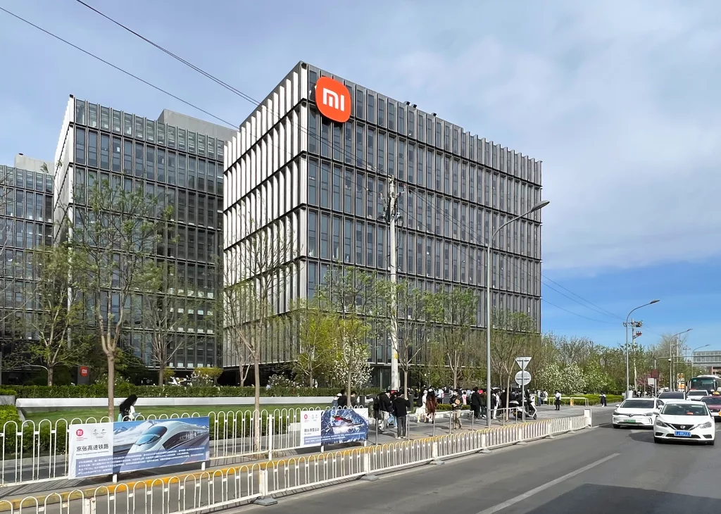 Xiaomi’den Uzun Ömürlü, Renkli ve Akıllı Aydınlatma: Smart LED Bulb Tanıtıldı