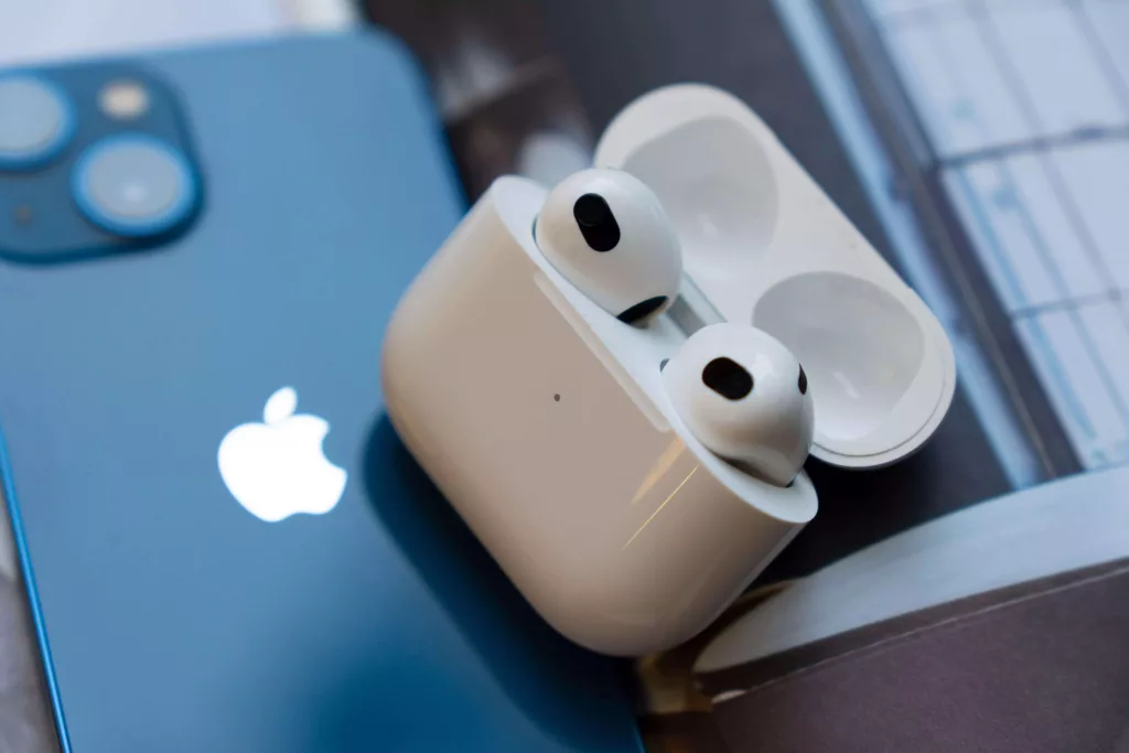 Apple’dan AirPods’lara Devrim Niteliğinde Özellikler!