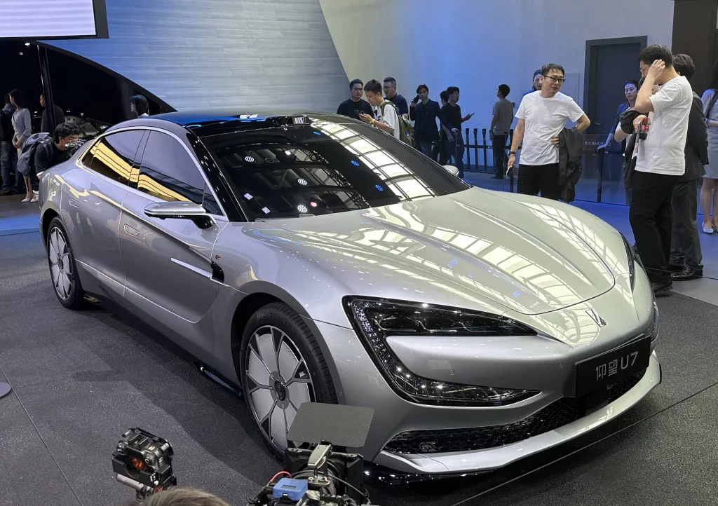 BYD Yangwang U7 Teslimatları Başladı: 1300 Beygirlik Elektrikli Lüksün Yeni Tanımı