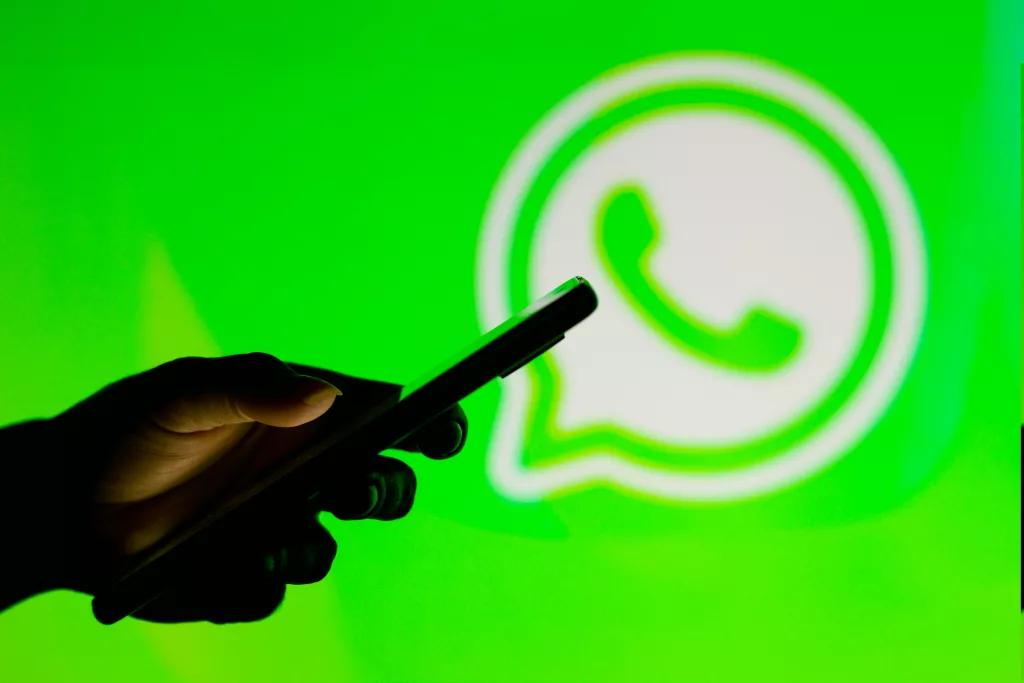 WhatsApp'tan Devrim Gibi Yenilik: AI-Destekli Mesaj Özetleme Özelliği Geliyor