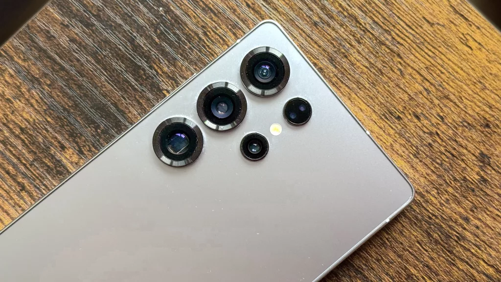 Galaxy S26 Ultra Kamera Özellikleri Netleşti: Yeni Model Sürpriz Yapmadı