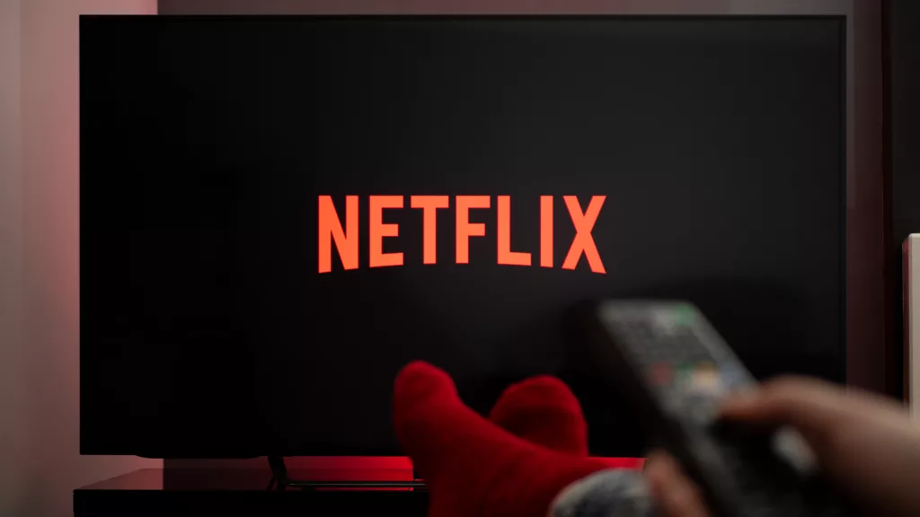 Netflix Zirvede Ama Tahtı Sallantıda: Dijital Yayıncılıkta Kıyasıya Rekabet Başladı