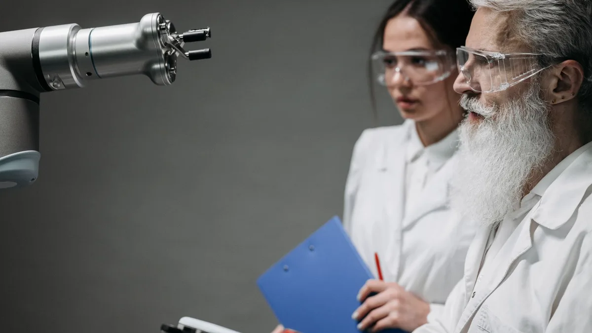 Laboratuvar ortamında test edilen robotik devre kartları