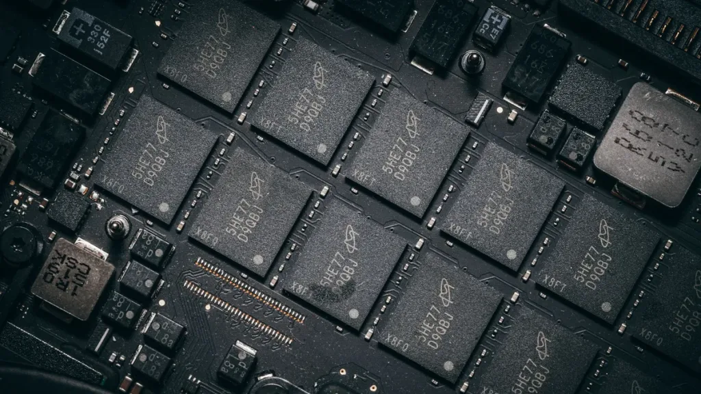 Apple, Tedarik Krizine Karşı Stoklarını İkiye Katladı