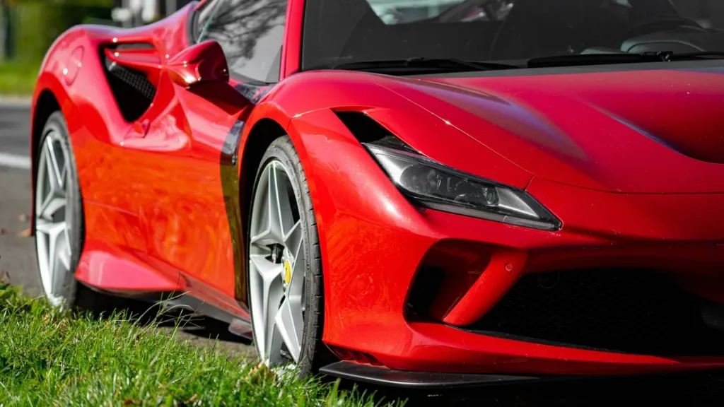 Ferrari'nin İlk Elektrikli Modeli Luce Satış Hedefine Ulaştı