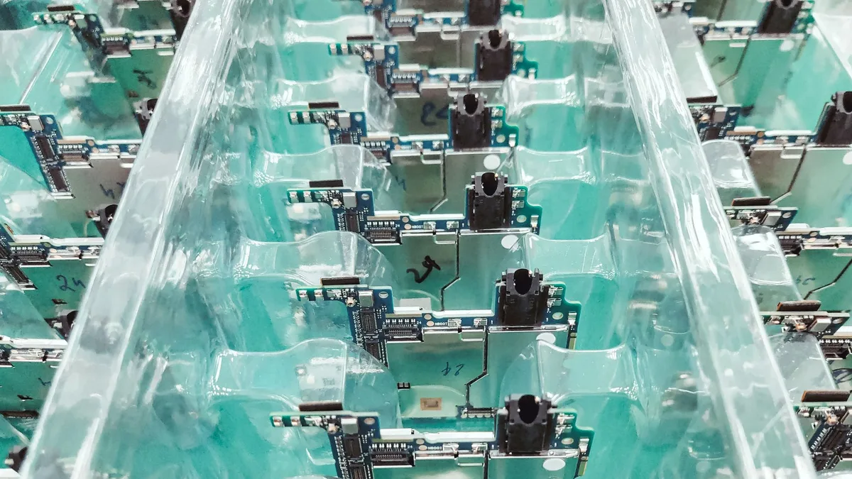 LG mobile factory