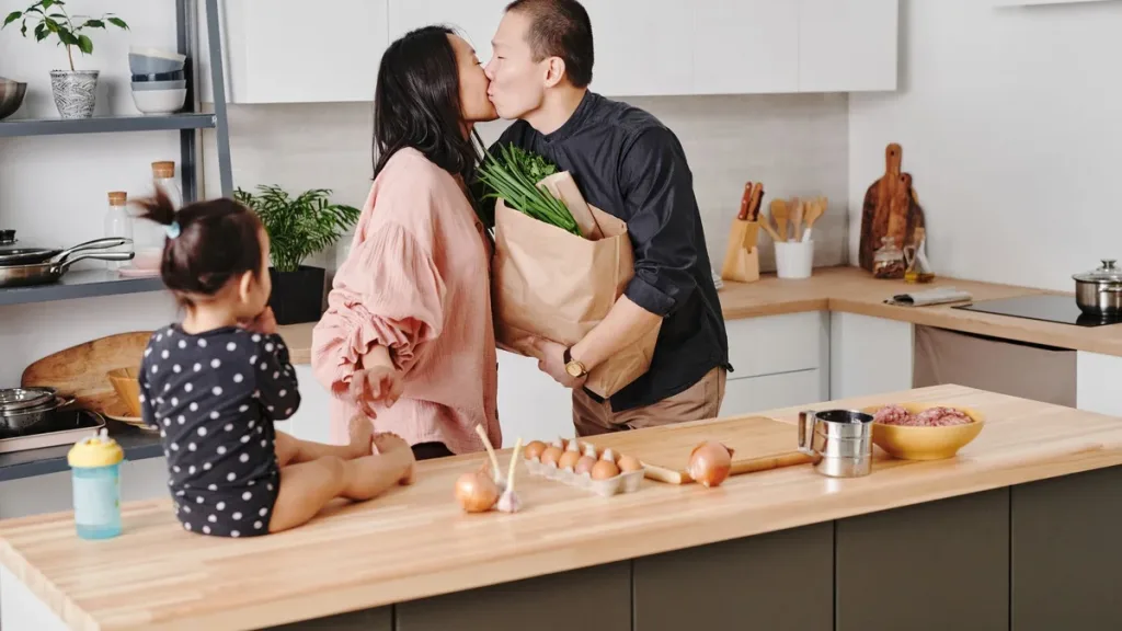 AdGuard Family: 9 cihaz için ömür boyu reklam engelleme 11$