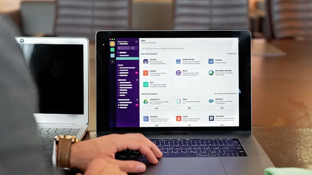 Adobe Acrobat’taki PDF Spaces, belge iş akışını sadeleştirdi