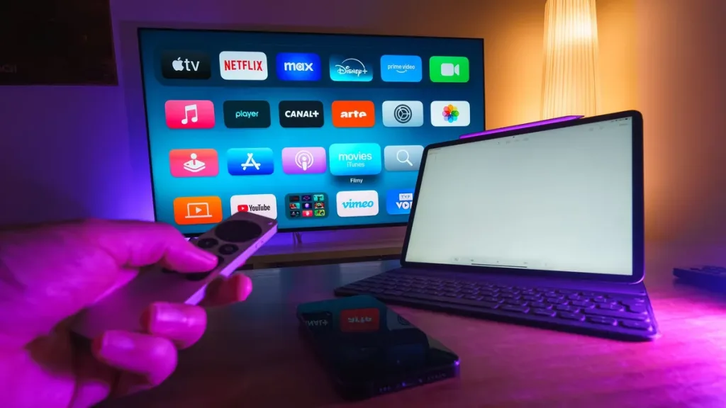 Amazon Fire TV Omni QLED için 50 inçlik modelde Amazon Fire TV Omni QLED için 50 inçlik modelde