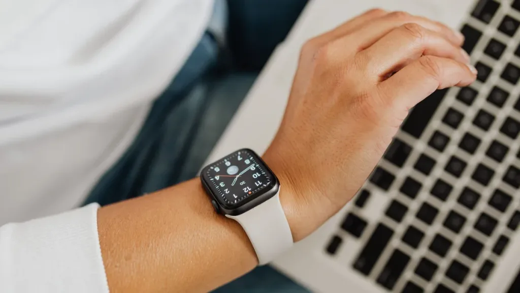 Apple Watch SE Bu Yıl Gelmeyebilir Apple Watch SE Bu Yıl Gelmeyebilir