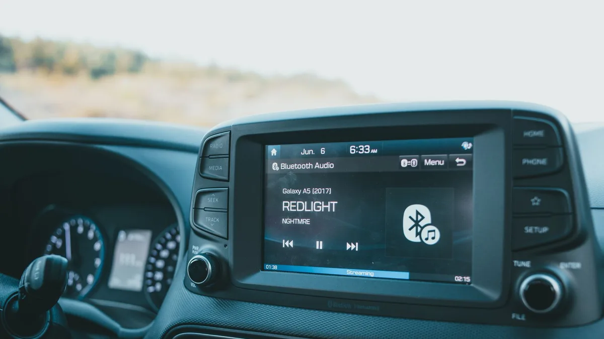 Gövde görsel 1: Aracın gösterge panelinde CarPlay arayüzünün açık olduğu an