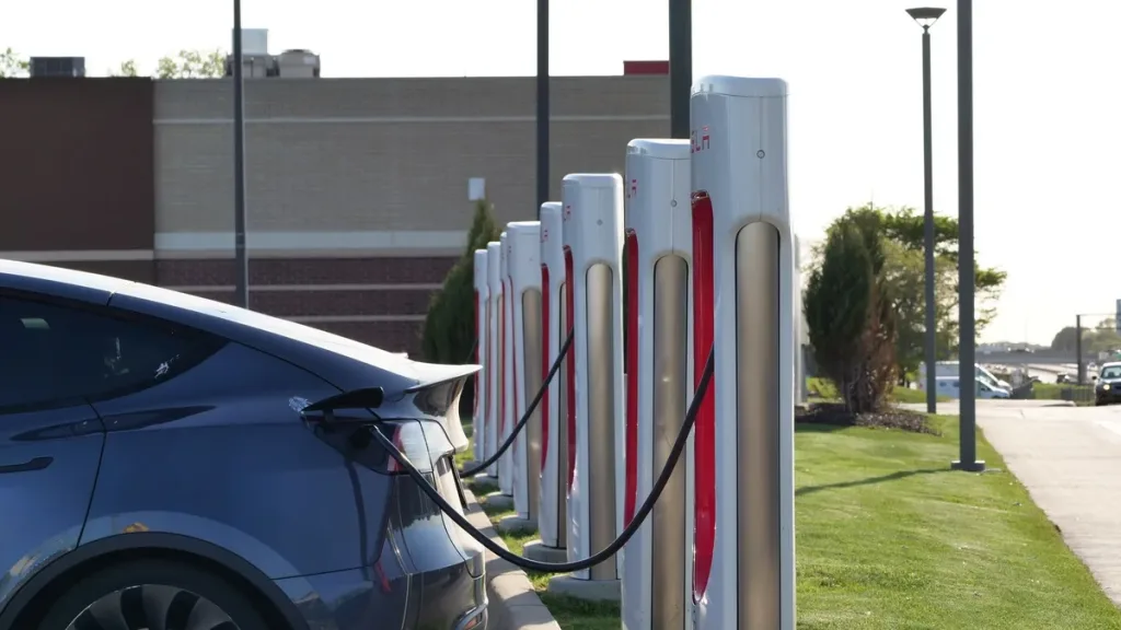 EVgo Ağına Tesla V4 Supercharger Ekleniyor EVgo Ağına Tesla V4 Supercharger Ekleniyor