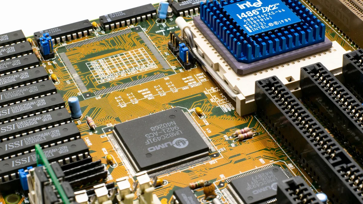 Intel işlemcinin yakından çekilmiş mikro mimari görünümü
