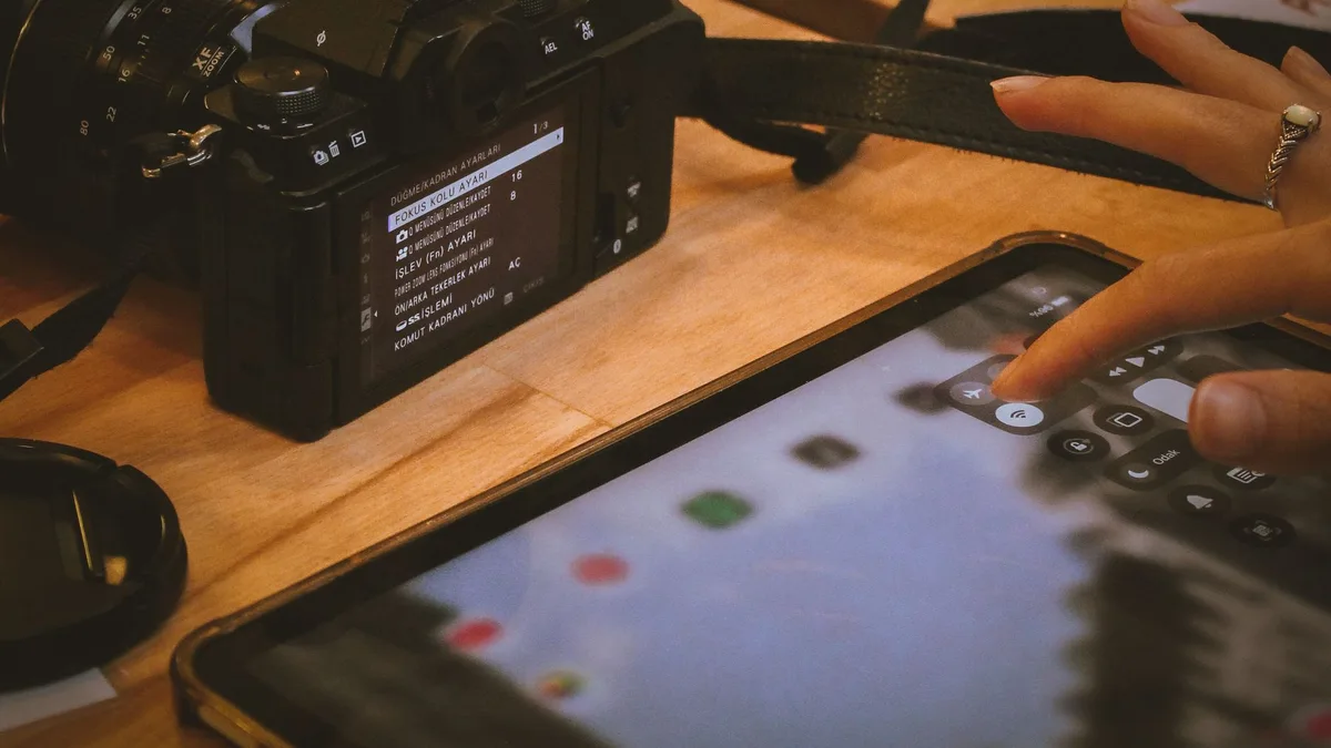 Android telefon ekranı üzerinde Google Photos albümü