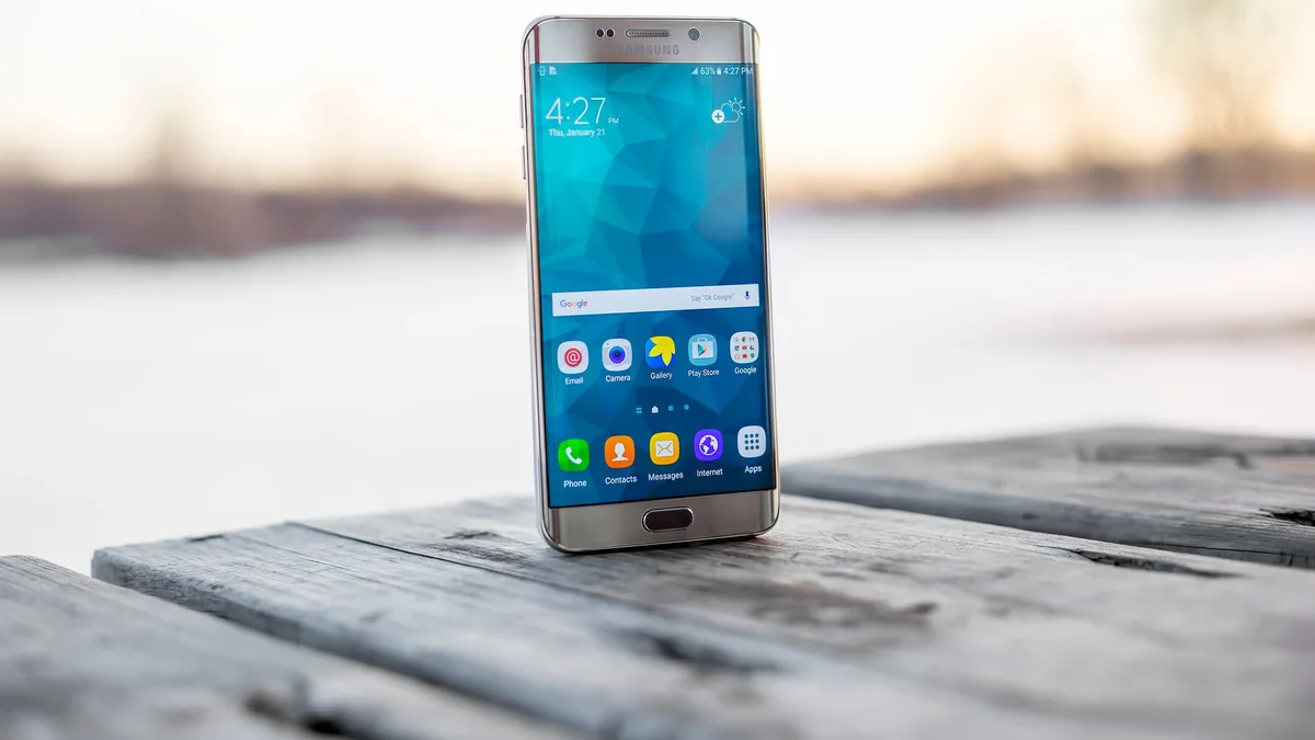 Güncel bir Android telefonun ana ekran görünümü