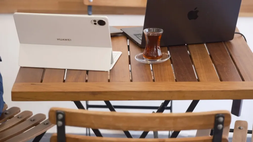 Huawei Katlanabilir Bilgisayarını Güncelledi