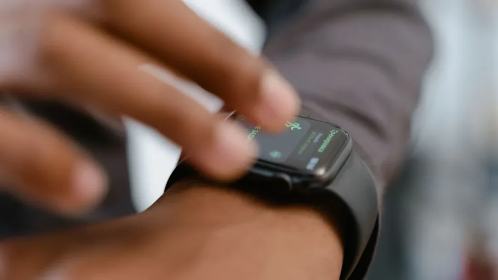 Pixel Watch 5 Health Guardian ile kan basını