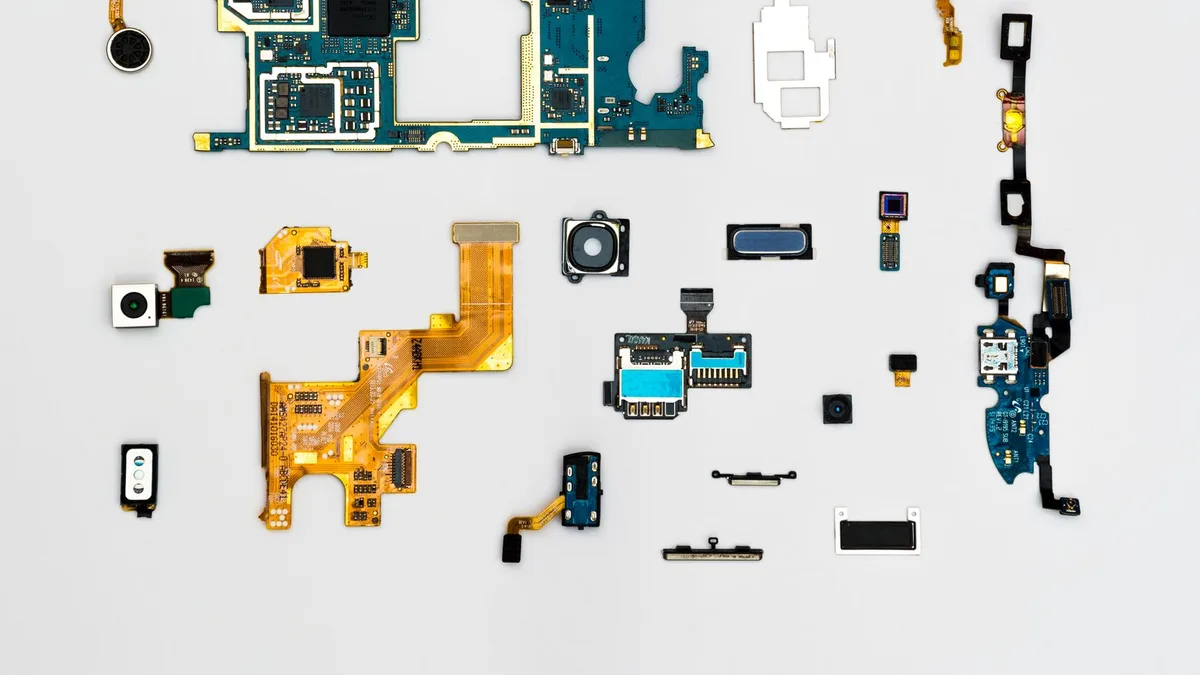 Modern akıllı telefon üretiminde kullanılan teknolojik bileşenler