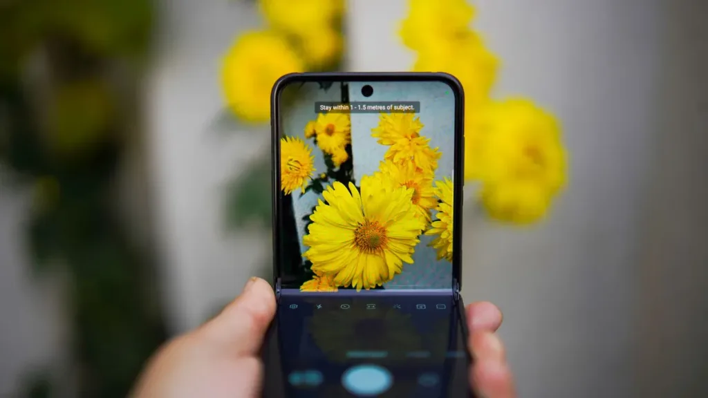 Samsung Galaxy Z Flip 8 Hakkında Bilinenler