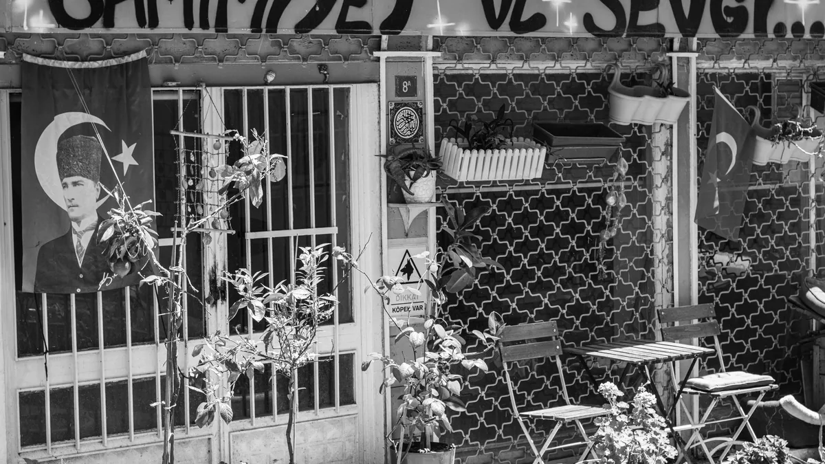 Gövde görsel 2: Yetkilendirme ve güvenlik simgelerinin bulunduğu işlem onay ekranı