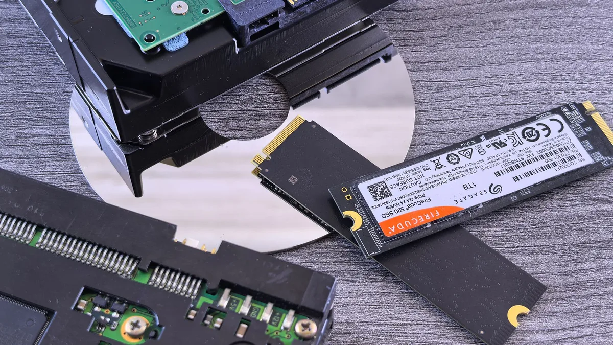Anakart üzerine monte edilmiş ve depolama verilerini saklayan M.2 NVMe SSD bileşeni