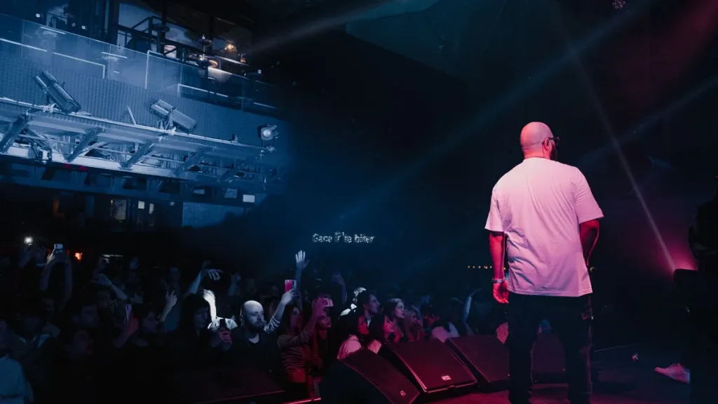 Apple Music Hall Londra'da 600 kapasiteli konser