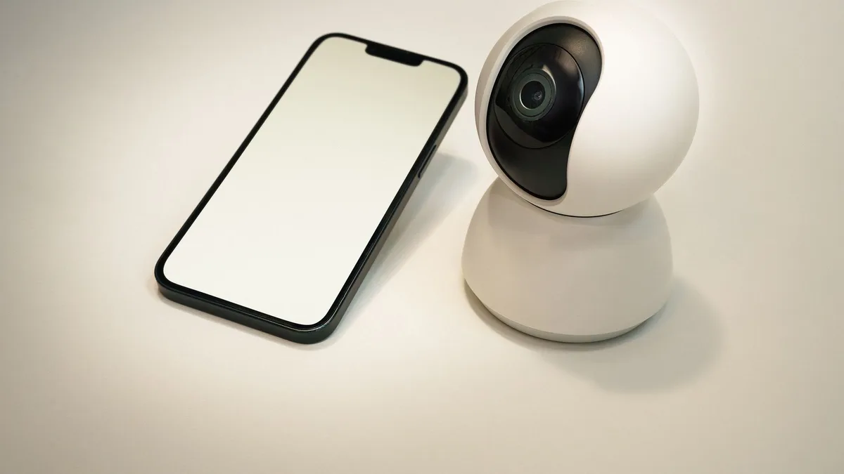 Kullanıcıya odaklanan bir akış içinde çeşitli Google uygulamaları açık durumda