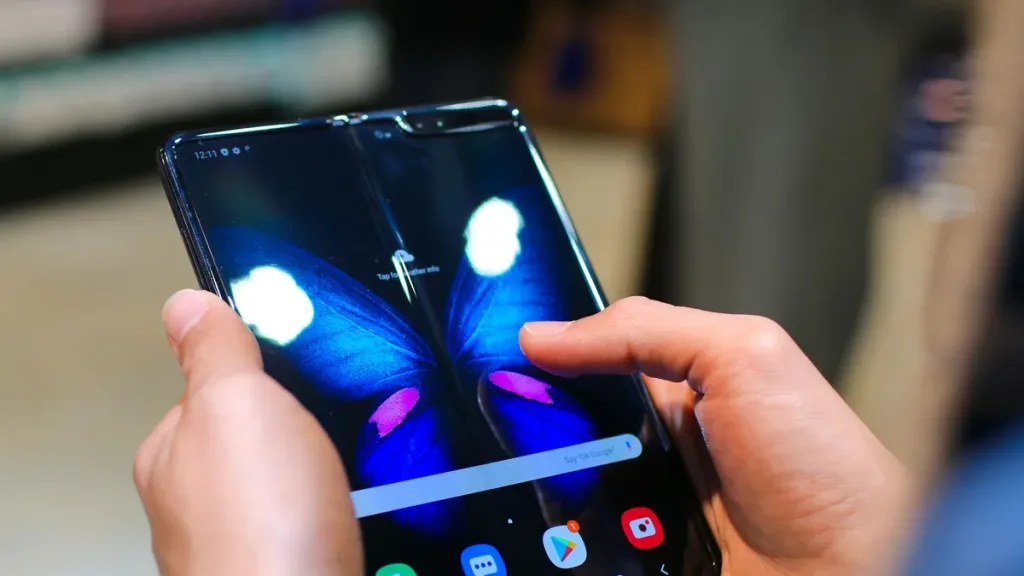 iPhone Duo’da crease görünürlüğü için belirsizlik sürüyor iPhone Duo’da crease görünürlüğü için belirsizlik sürüyor
