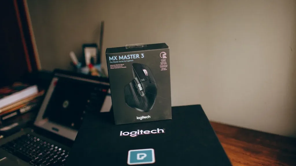 Logitech Yeti 2, USB mikrofonu 1.3 inçlik ekrana Logitech Yeti 2, USB mikrofonu 1.3 inçlik ekrana