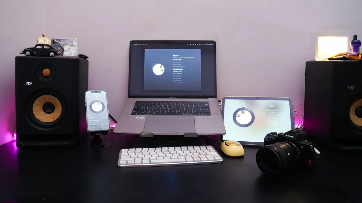 Gövde görsel 2: HomePod mini 2’lerin dört adet konumlandırıldığı ev içi oturma odası