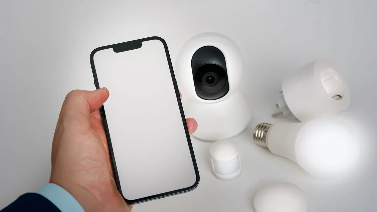 Google Home hoparlörlerinde arka planda aşırı veri indirme iddiası