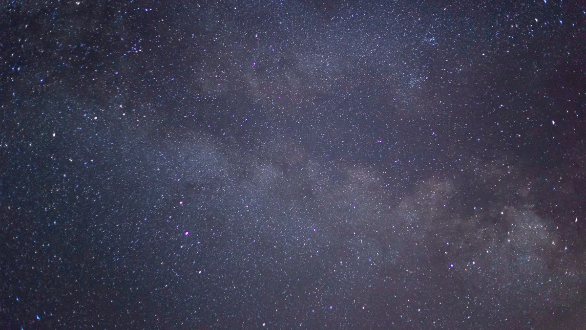 Pixel ile Galaxy AI arasındaki farkı gösteren karşılaştırmalı görsel