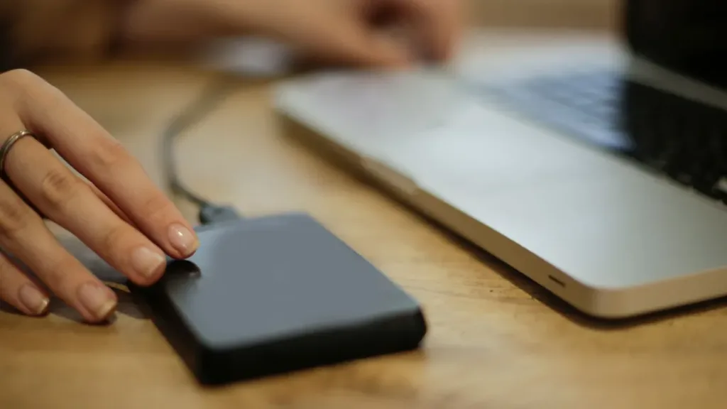 USB thumb sürücü kullanımı için 3-2-1 güvenlik